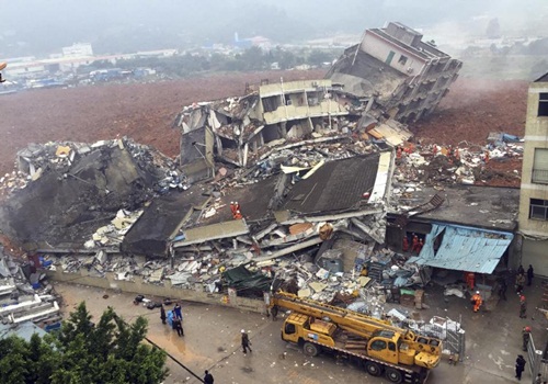 Hiện trường vụ sập nhà do lở đất tại khu công nghiệp Hằng Thái Dụ ở thành phố Thâm Quyến, phía nam Trung Quốc. Ảnh: AP